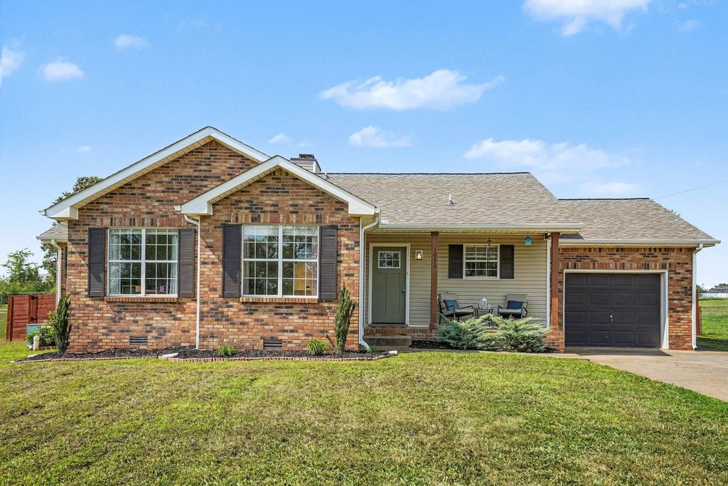 1033 Tylertown Rd, Clarksville, TN 37040