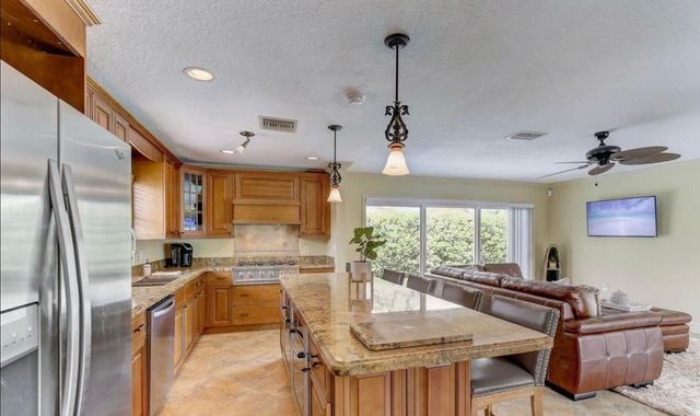 2625 SE 5th Street, Pompano Beach, FL 33062