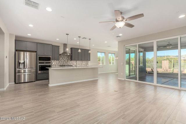 7818 W Buckeye PH W, Marana, AZ 85658