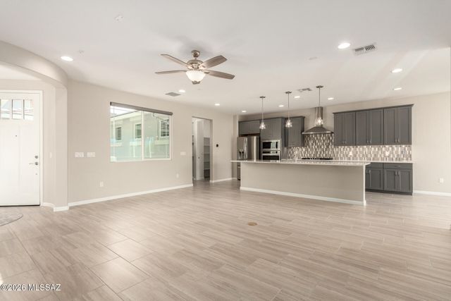 7818 W Buckeye PH W, Marana, AZ 85658