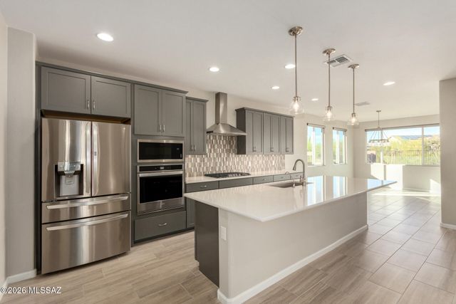 7818 W Buckeye PH W, Marana, AZ 85658