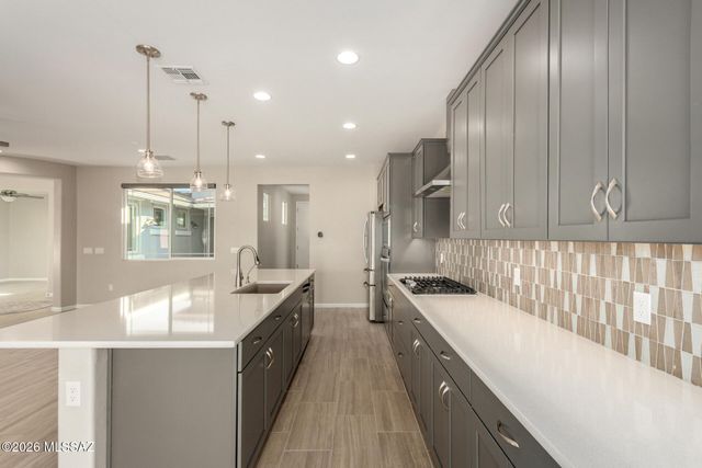 7818 W Buckeye PH W, Marana, AZ 85658