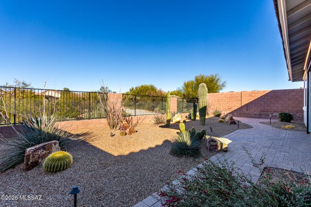 7818 W Buckeye PH W, Marana, AZ 85658