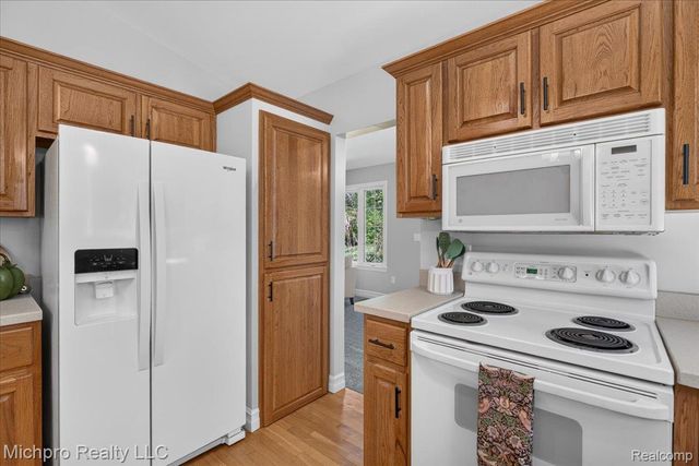 660 Gail Court, Oxford Charter Township, MI 48371