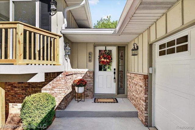 660 Gail Court, Oxford Charter Township, MI 48371