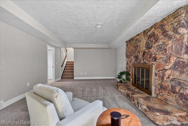 660 Gail Court, Oxford Charter Township, MI 48371