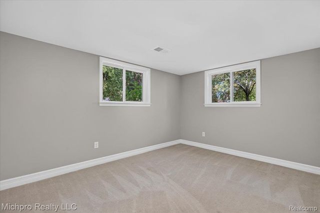 660 Gail Court, Oxford Charter Township, MI 48371