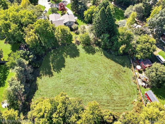 660 Gail Court, Oxford Charter Township, MI 48371