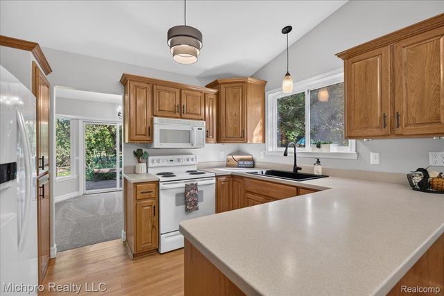 660 Gail Court, Oxford Charter Township, MI 48371