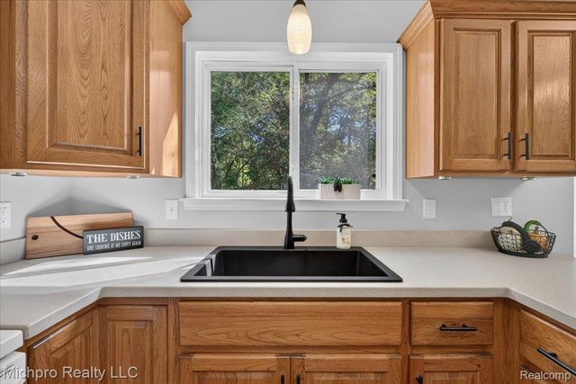 660 Gail Court, Oxford Charter Township, MI 48371