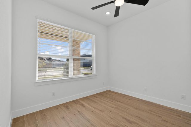 12226 Denham Drive, Mont Belvieu, TX 77523