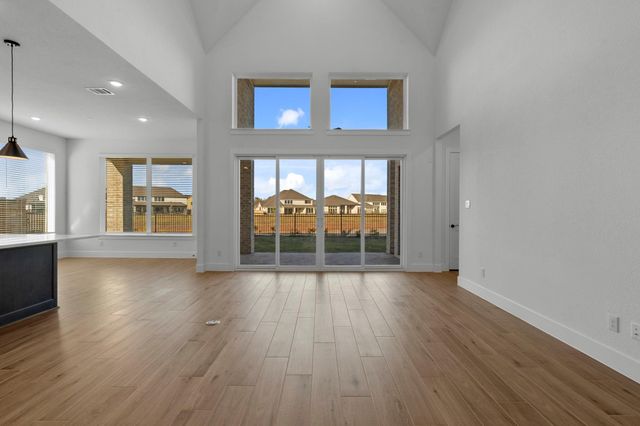 12226 Denham Drive, Mont Belvieu, TX 77523