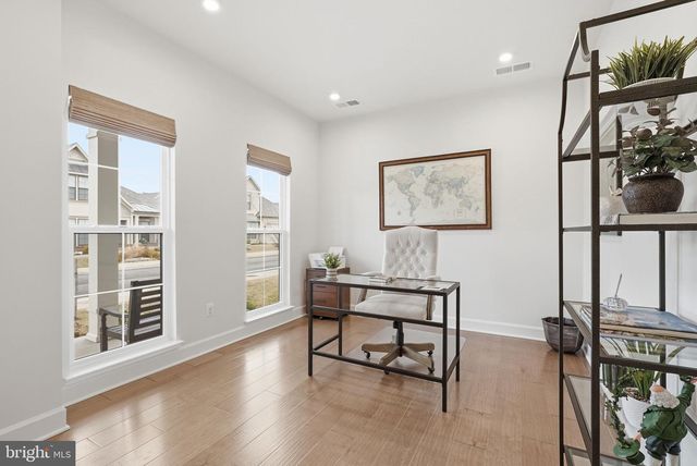 43065 GREELEY SQ, Ashburn, VA 20148