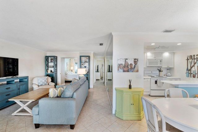 5505 N Ocean Blvd 8-105, Ocean Ridge, FL 33435