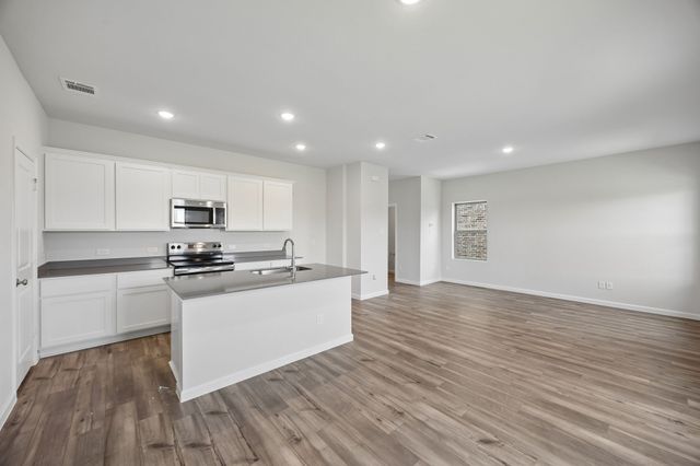 828 Hillcrest Boulevard, Princeton, TX 75407
