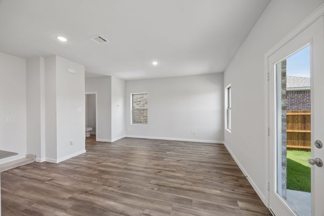 828 Hillcrest Boulevard, Princeton, TX 75407