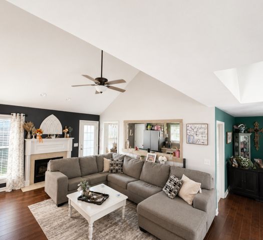 3010 McQuiston Dr, Greenbrier, TN 37073