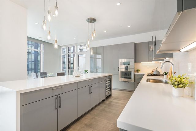 4521 San Felipe Street 1704, Houston, TX 77027