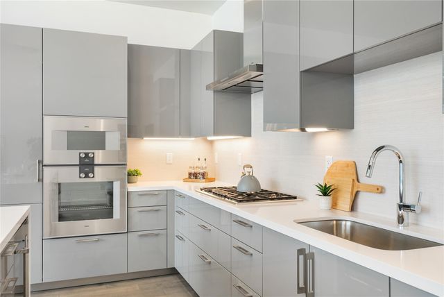 4521 San Felipe Street 1704, Houston, TX 77027