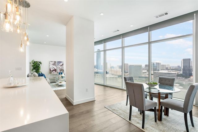 4521 San Felipe Street 1704, Houston, TX 77027