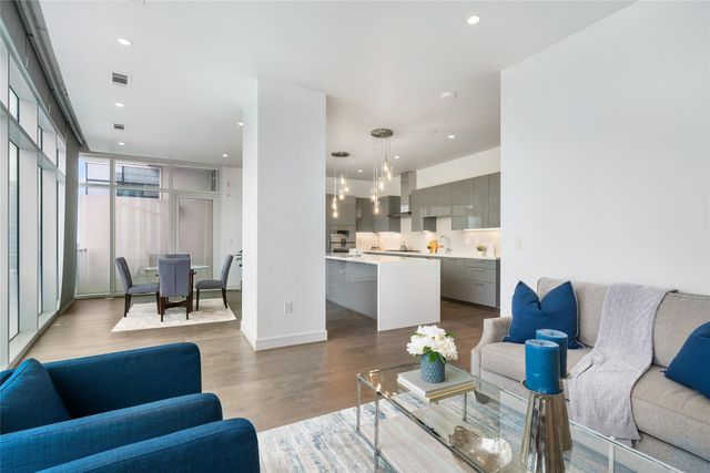 4521 San Felipe Street 1704, Houston, TX 77027