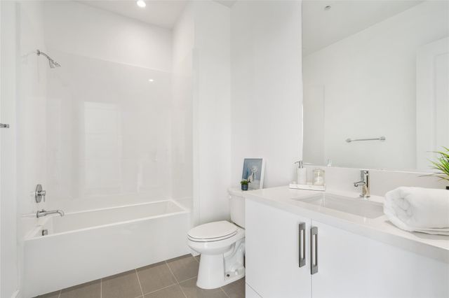 4521 San Felipe Street 1704, Houston, TX 77027