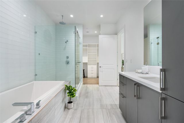 4521 San Felipe Street 1704, Houston, TX 77027