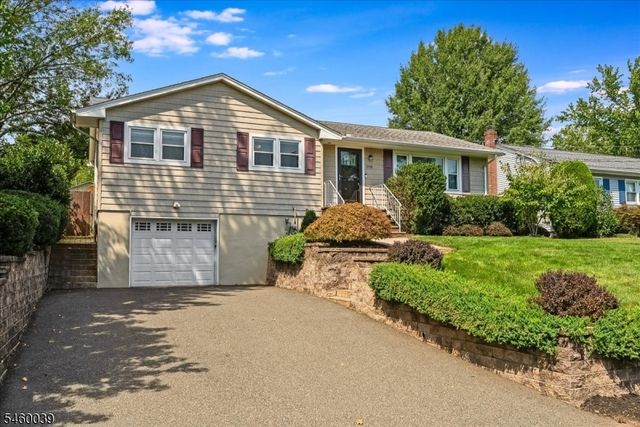 2105 Maple View Ct, Scotch Plains Twp., NJ 07076