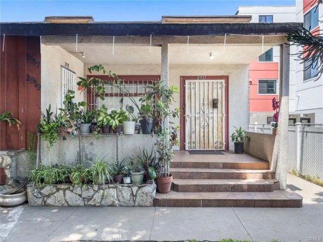 2917 Kenwood Avenue, Los Angeles, CA 90007