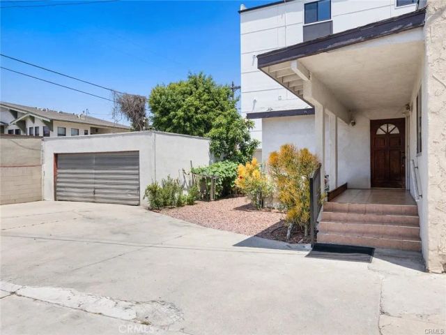 2917 Kenwood Avenue, Los Angeles, CA 90007
