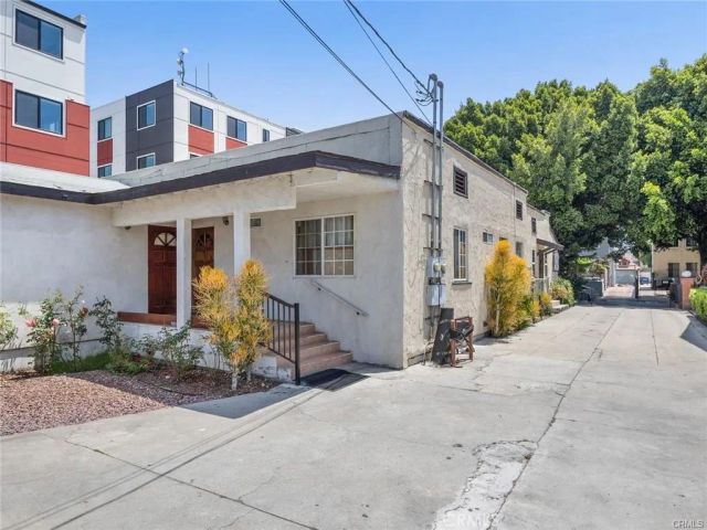 2917 Kenwood Avenue, Los Angeles, CA 90007