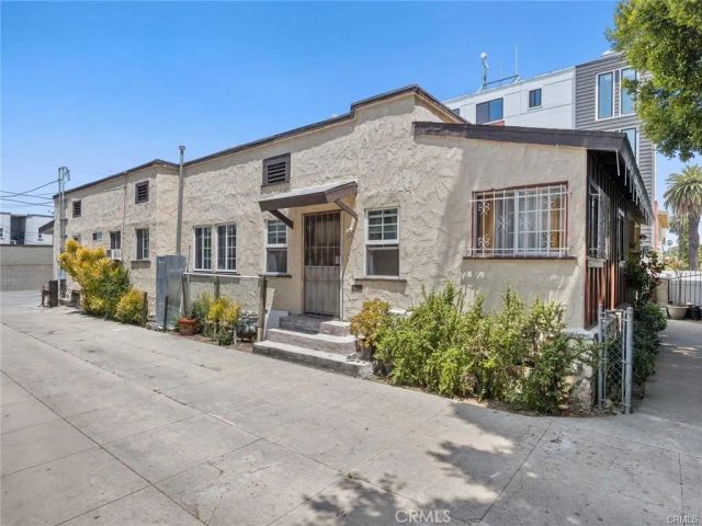 2917 Kenwood Avenue, Los Angeles, CA 90007