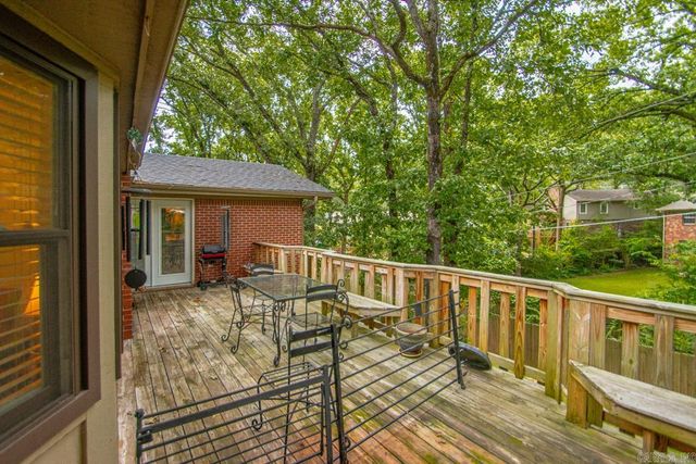 2 Beresford Court, North Little Rock, AR 72116
