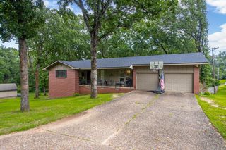 2 Beresford Court, North Little Rock, AR 72116