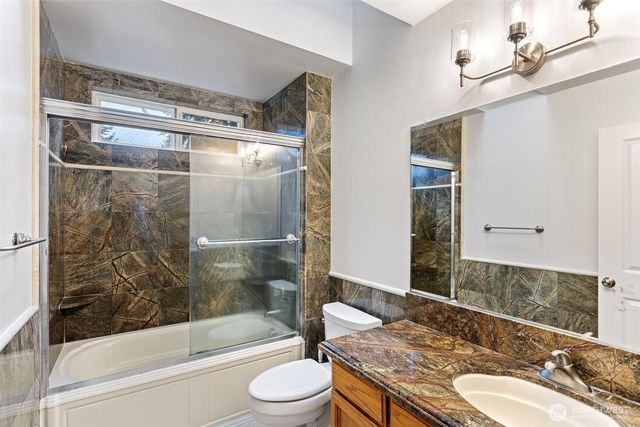 1932 S 370th Court, Federal Way, WA 98003