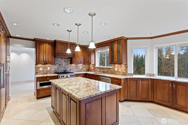 1932 S 370th Court, Federal Way, WA 98003