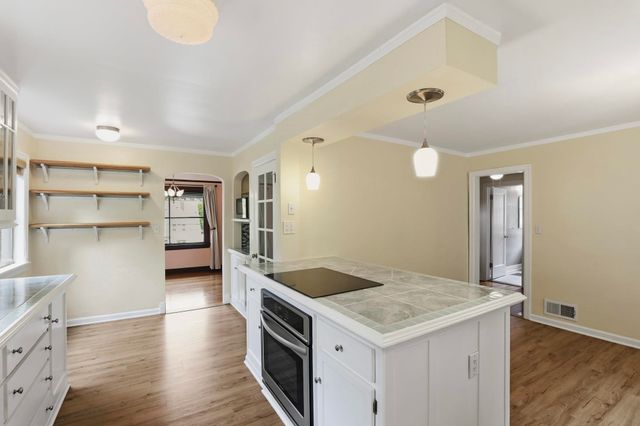 1216 E 19th Ave, Spokane, WA 99203