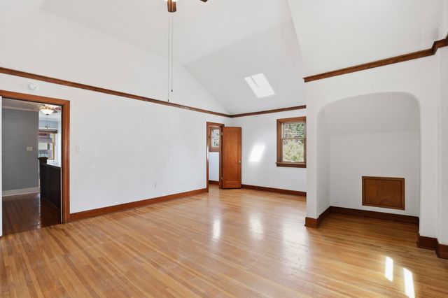 1216 E 19th Ave, Spokane, WA 99203