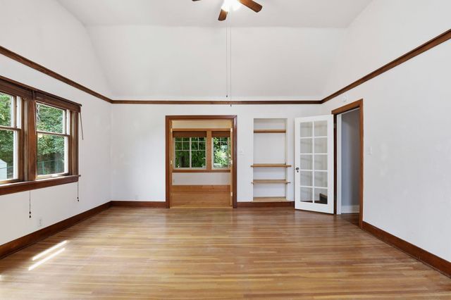 1216 E 19th Ave, Spokane, WA 99203