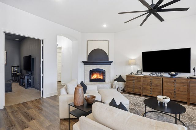 1716 Storey Lane, Waxahachie, TX 75165