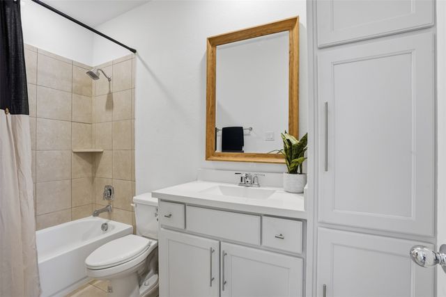 1716 Storey Lane, Waxahachie, TX 75165