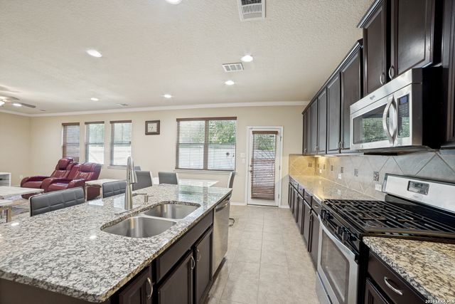 6431 LIONHEART PARK, San Antonio, TX 78240