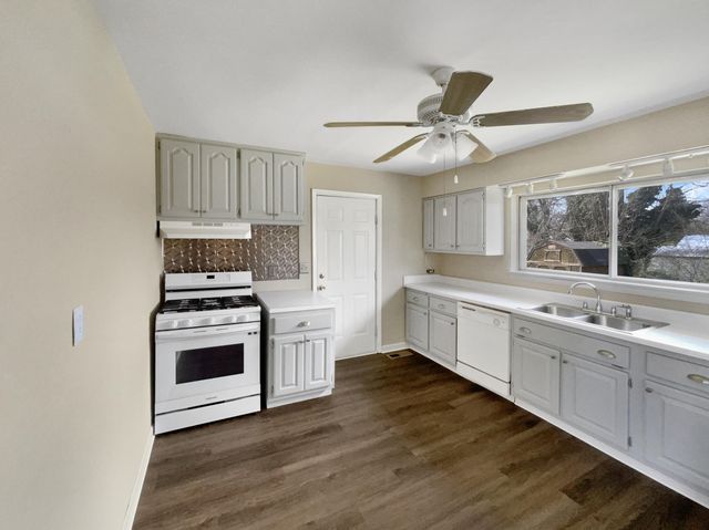 4 Shelby Street, Fort Oglethorpe, GA 30742