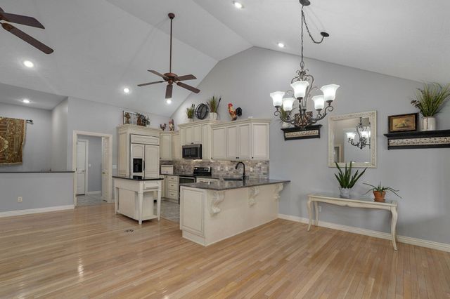 345 E Lafayette Street, Springfield, MO 65810