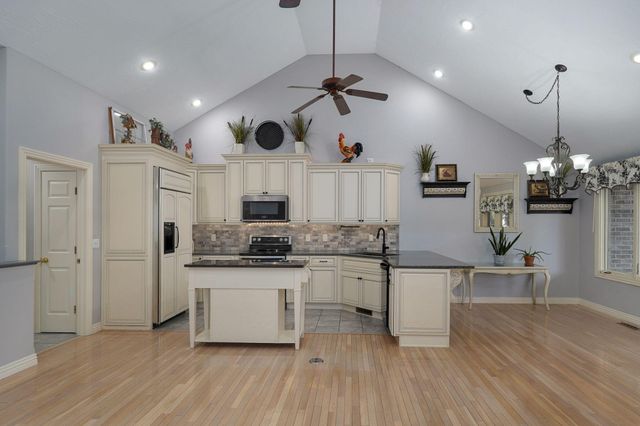 345 E Lafayette Street, Springfield, MO 65810