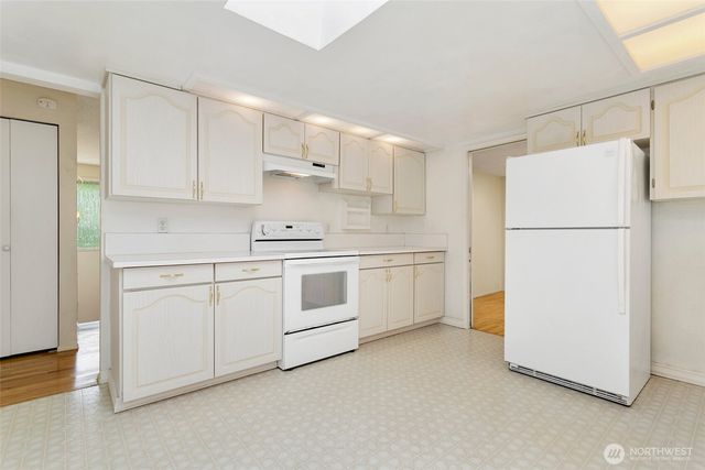 12512 SE 70th Street, Newcastle, WA 98056