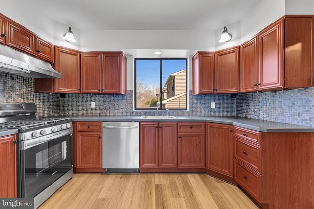 10 COLES AVE, Cherry Hill, NJ 08002