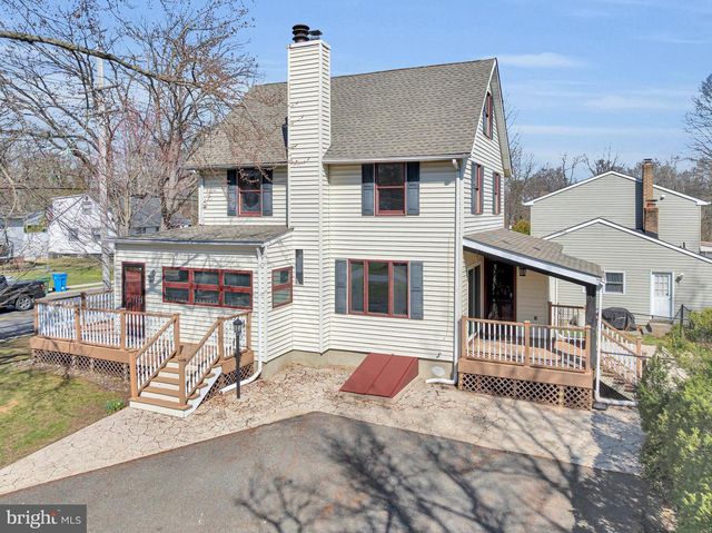 10 COLES AVE, Cherry Hill, NJ 08002