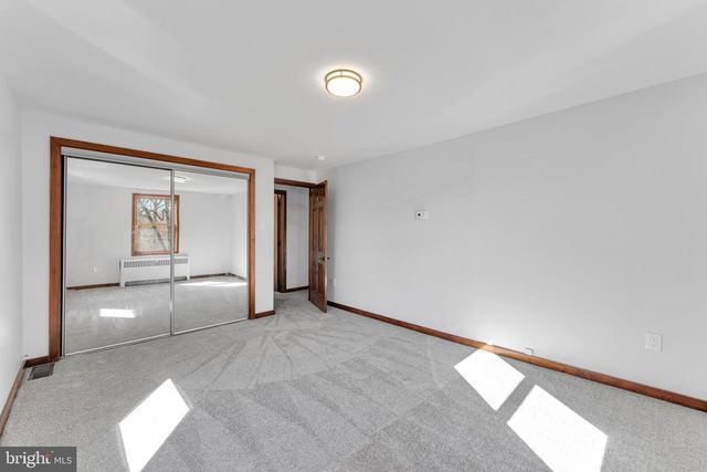 10 COLES AVE, Cherry Hill, NJ 08002