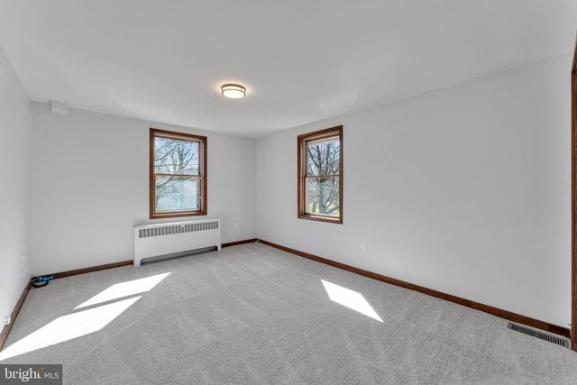 10 COLES AVE, Cherry Hill, NJ 08002